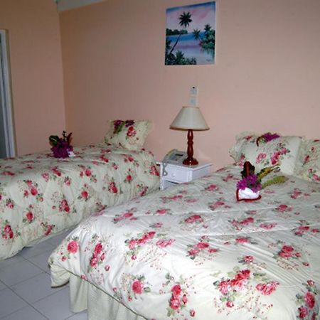 Our Past Time Hotel Negril Room photo