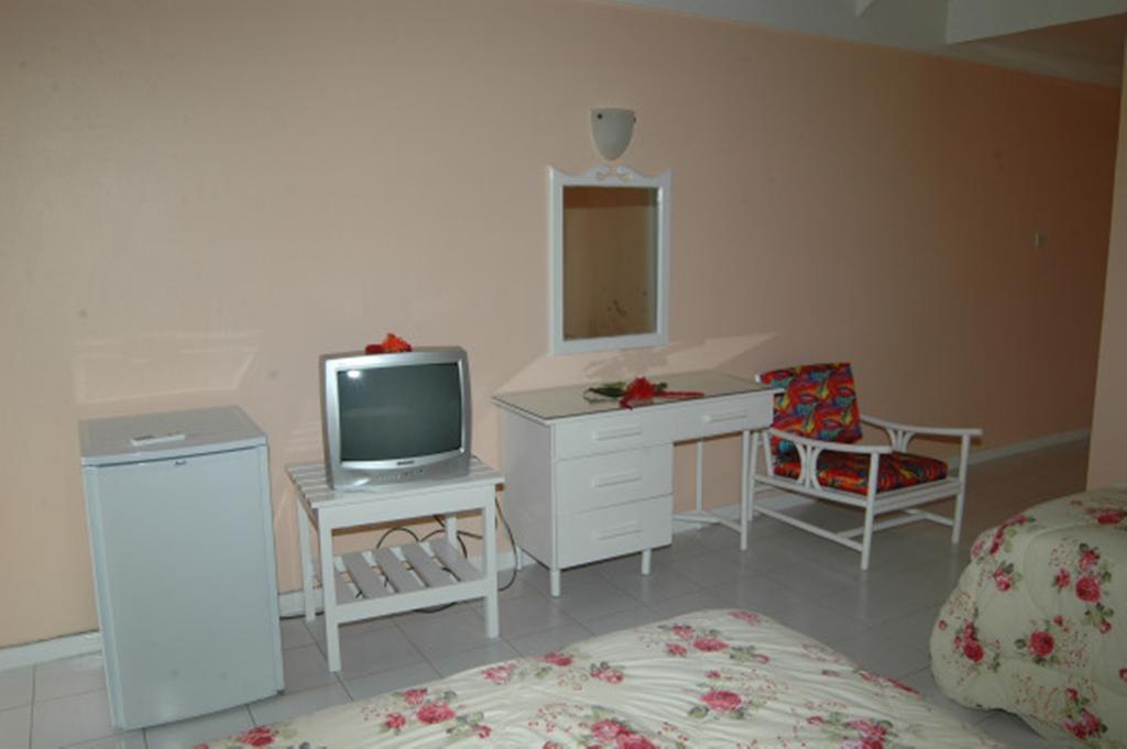 Our Past Time Hotel Negril Room photo